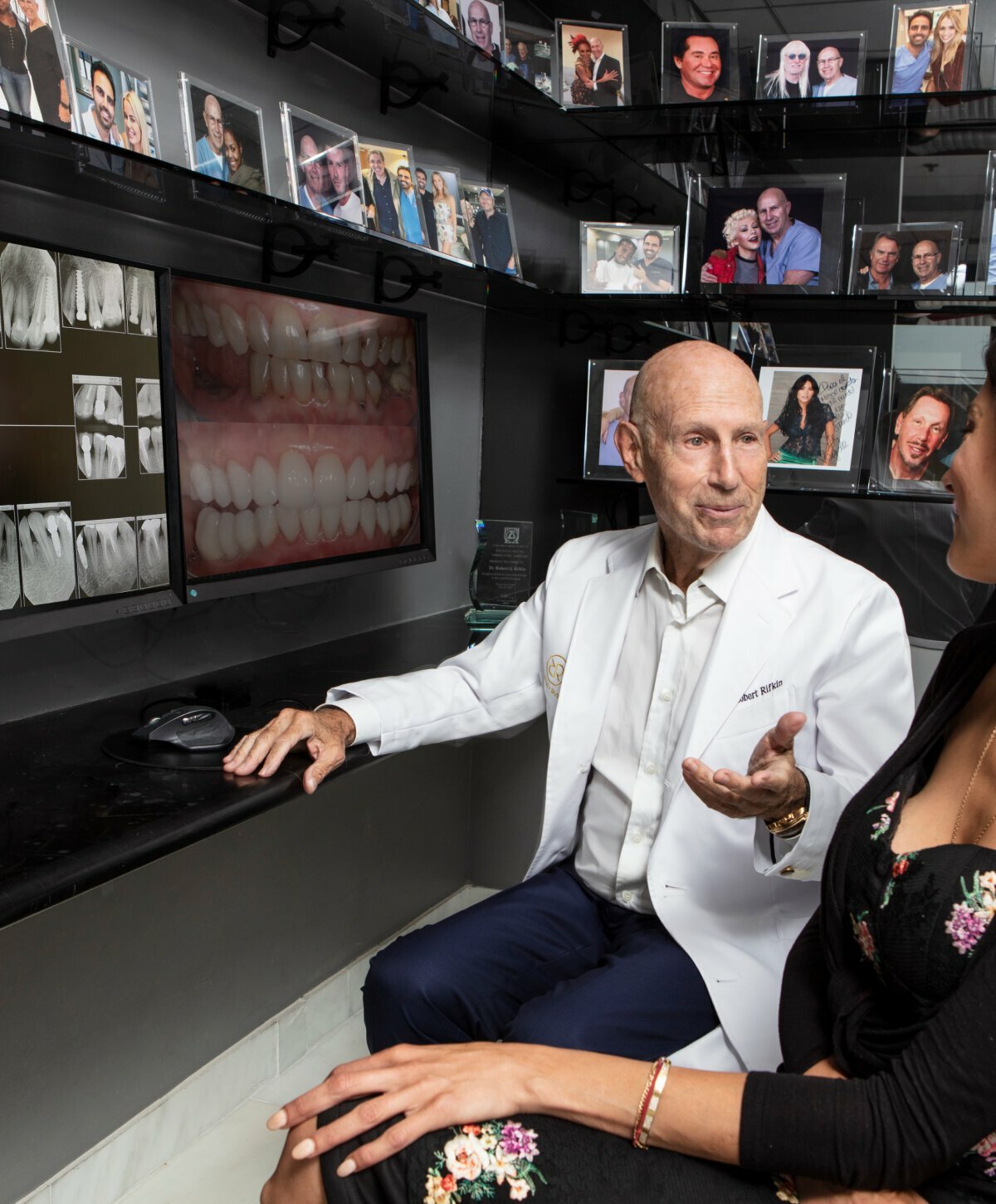 beverly hills Cosmetic Dentist Dr. Robert Rifkin consulting with a patient